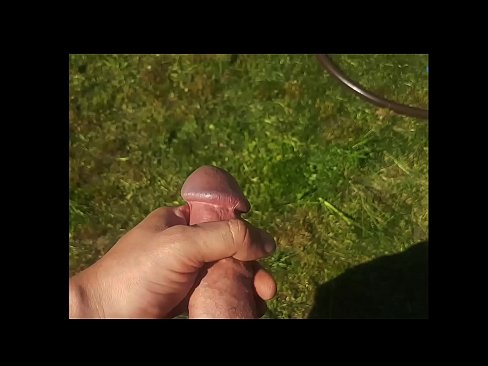 ❤️ Una guapa calenta es folla el seu cony rosa i es corre amb un esquitxat en un jardí d'estiu ❤❌ Sexe de qualitat al porno ca.bassaniluigi.ru ❌️❤
